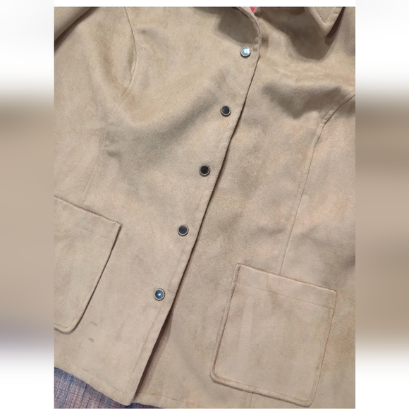 Evan-Picone Woman Camel Faux Suede Snap Down Jacket w/ Lining & Pockets Size 1X. - Picture 3 of 16